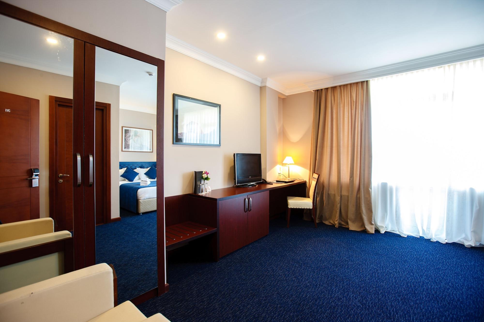Cruise Hotel Tbilissi Extérieur photo