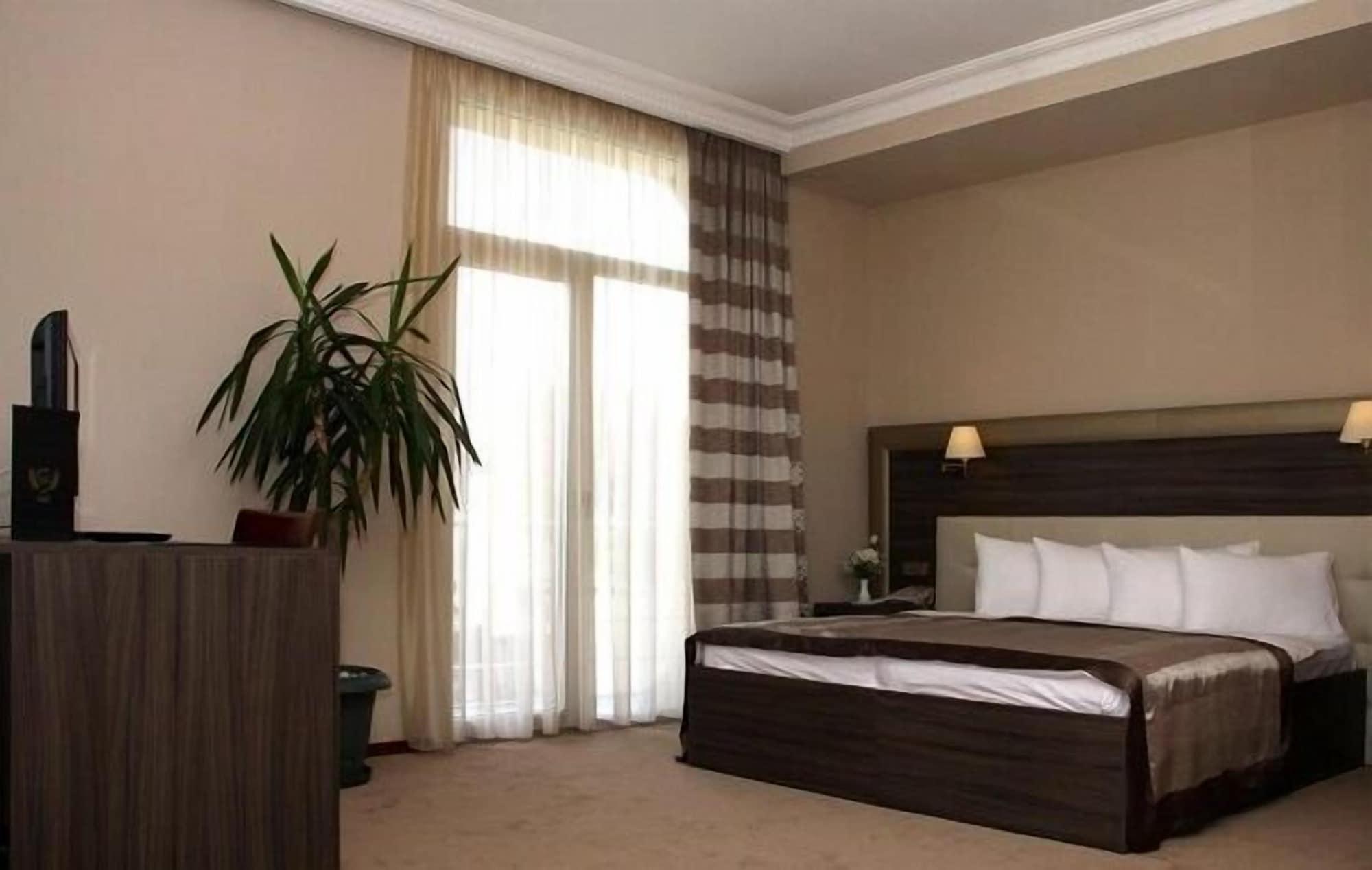 Cruise Hotel Tbilissi Extérieur photo