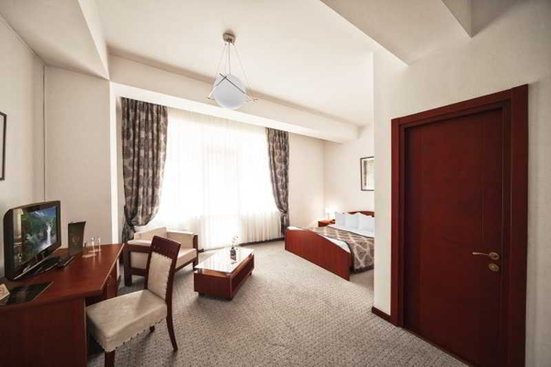 Cruise Hotel Tbilissi Extérieur photo